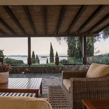 Villa Naldera Komméno